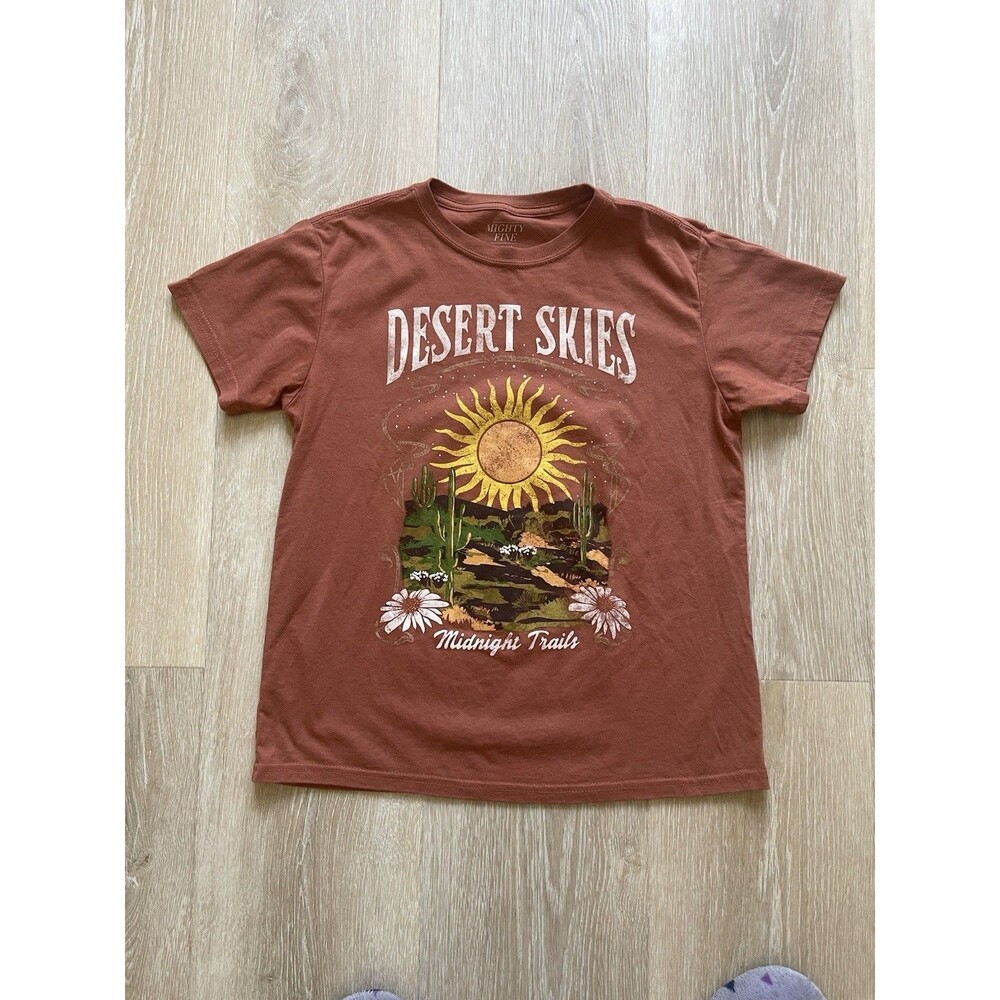 Desert Skies Graphic Tee Women’s Size M Rust